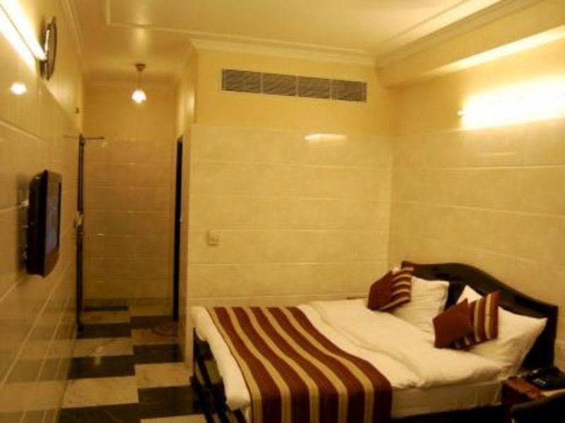Treebo Trend Singh Sons Karol Bagh Hotel New Delhi Exterior foto