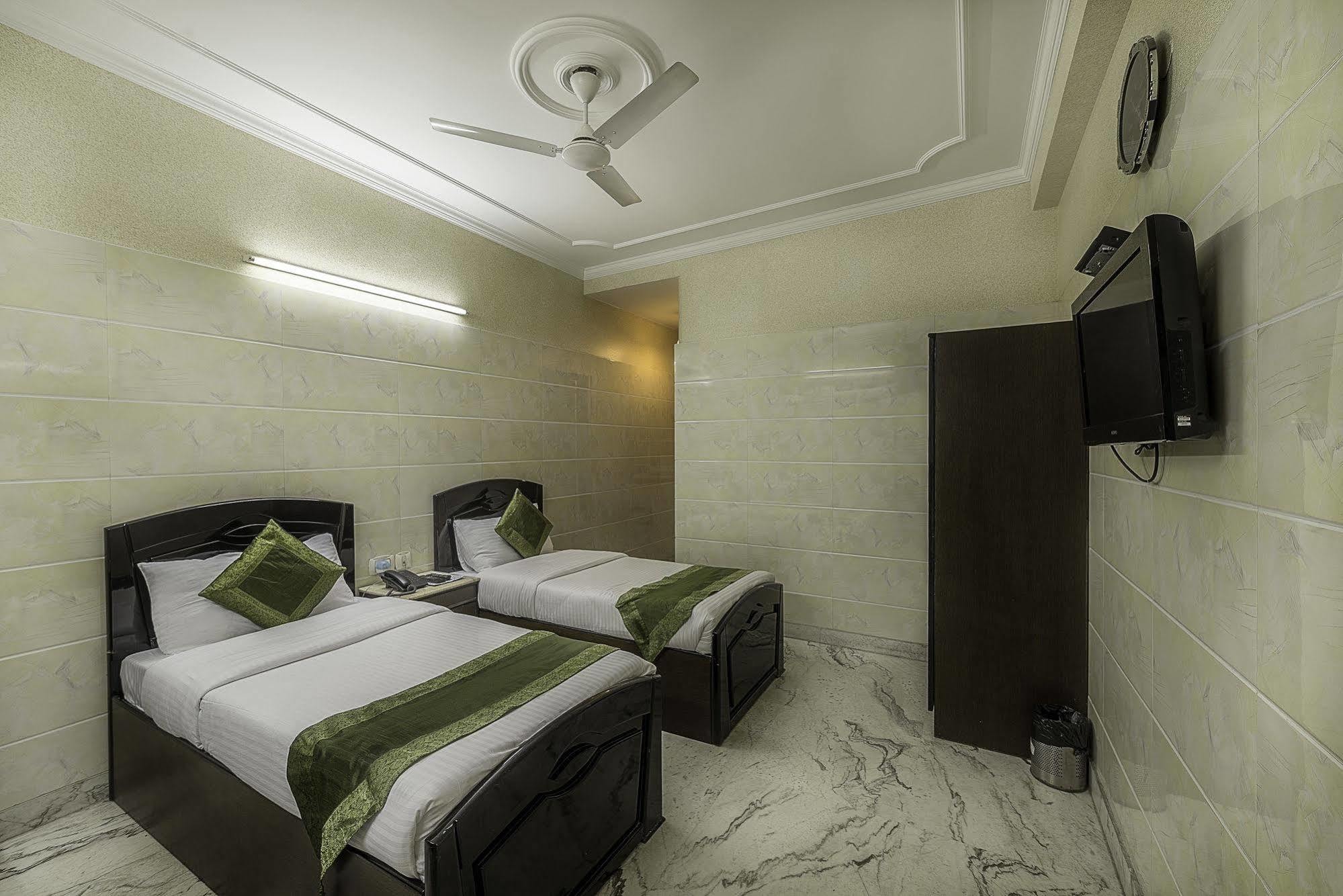 Treebo Trend Singh Sons Karol Bagh Hotel New Delhi Exterior foto