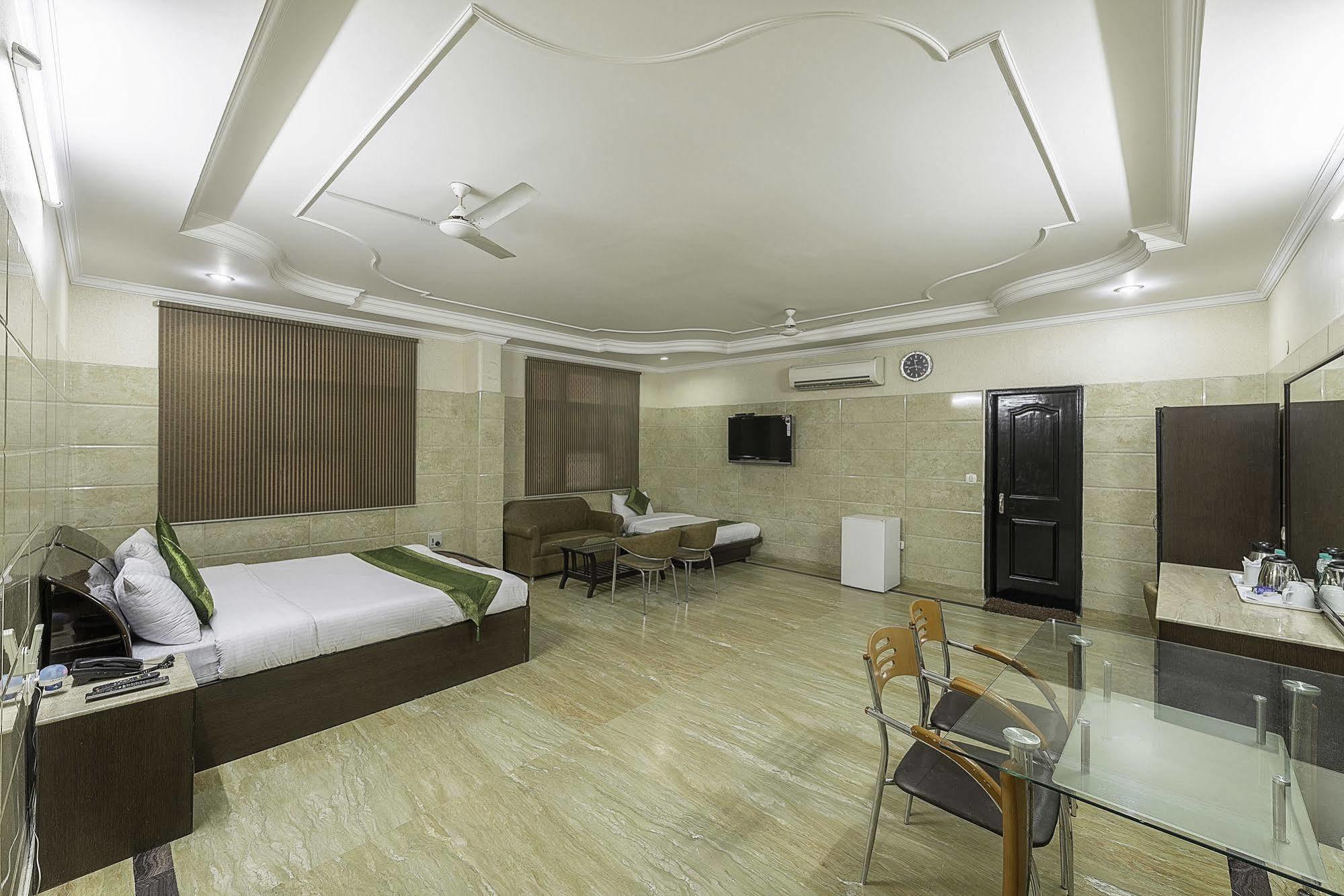Treebo Trend Singh Sons Karol Bagh Hotel New Delhi Exterior foto