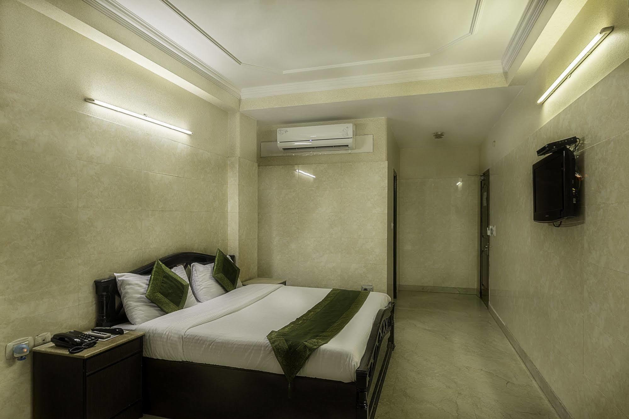 Treebo Trend Singh Sons Karol Bagh Hotel New Delhi Exterior foto