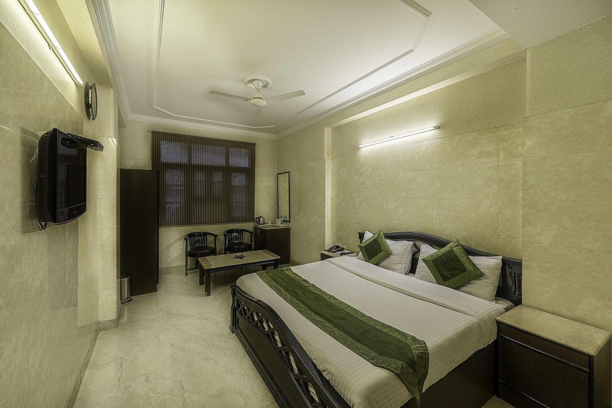 Treebo Trend Singh Sons Karol Bagh Hotel New Delhi Exterior foto
